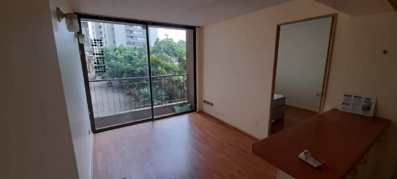 ARRIENDO METRO UC 
