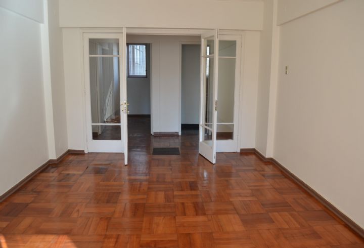 PASEO BULNES, PISO DE PARQUET