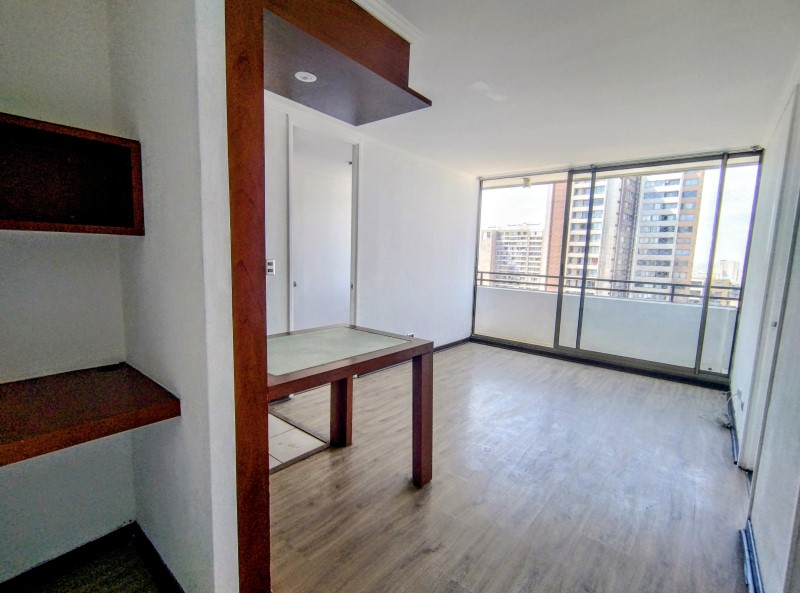 ARTURO PRAT CON TERRAZA Y ESTACIONAMIENTO