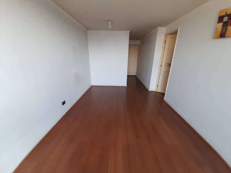 PARQUE LOS REYES, CON TERRAZA