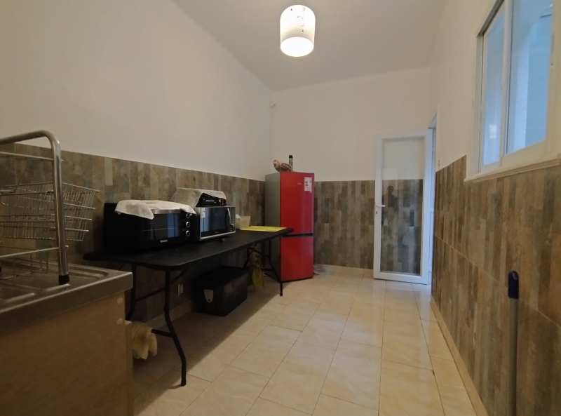 METRO LOS HEROES PISO DE PARQUET