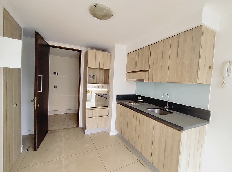 METRO U DE CHILE CON TERRAZA